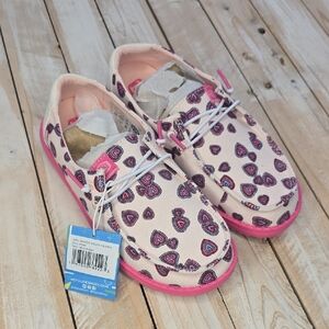 NWT Hey Dude Litle Girls Wendy Hearts Casual Moccasin Sneakers Sz YT2